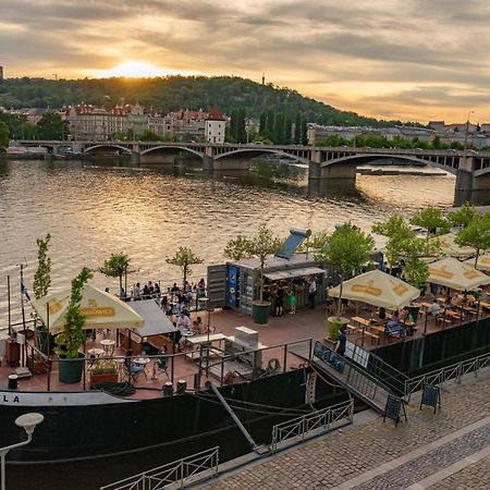 Cozy Homestay At Prague Main Station Exterior photo