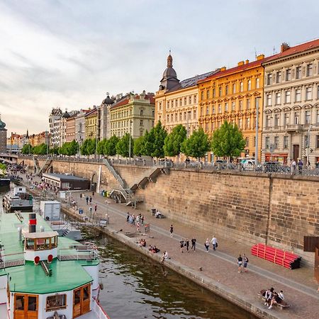 Cozy Homestay At Prague Main Station Exterior photo