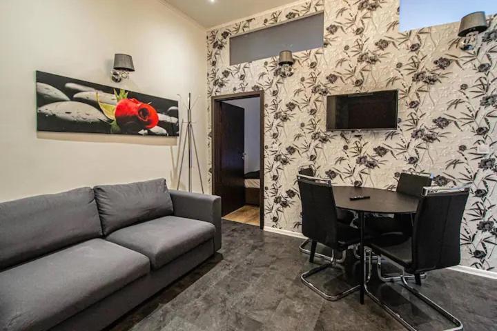 Cozy Homestay At Prague Main Station Exterior photo