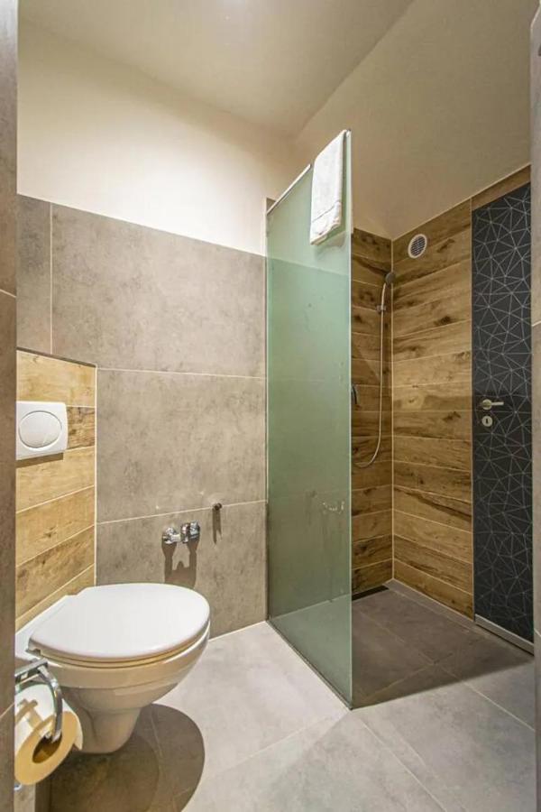 Cozy Homestay At Prague Main Station Exterior photo