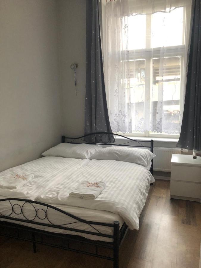 Cozy Homestay At Prague Main Station Exterior photo