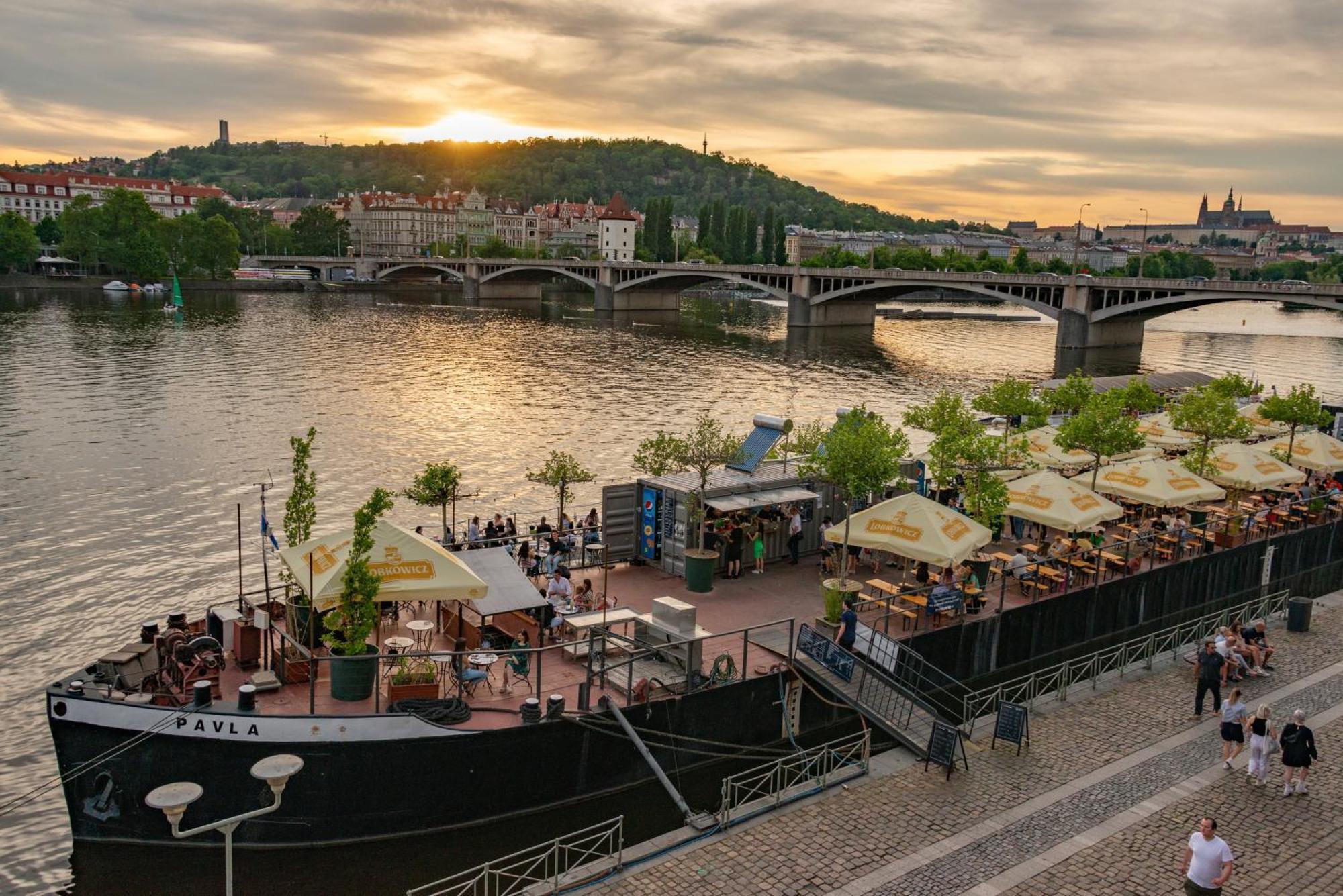 Cozy Homestay At Prague Main Station Exterior photo