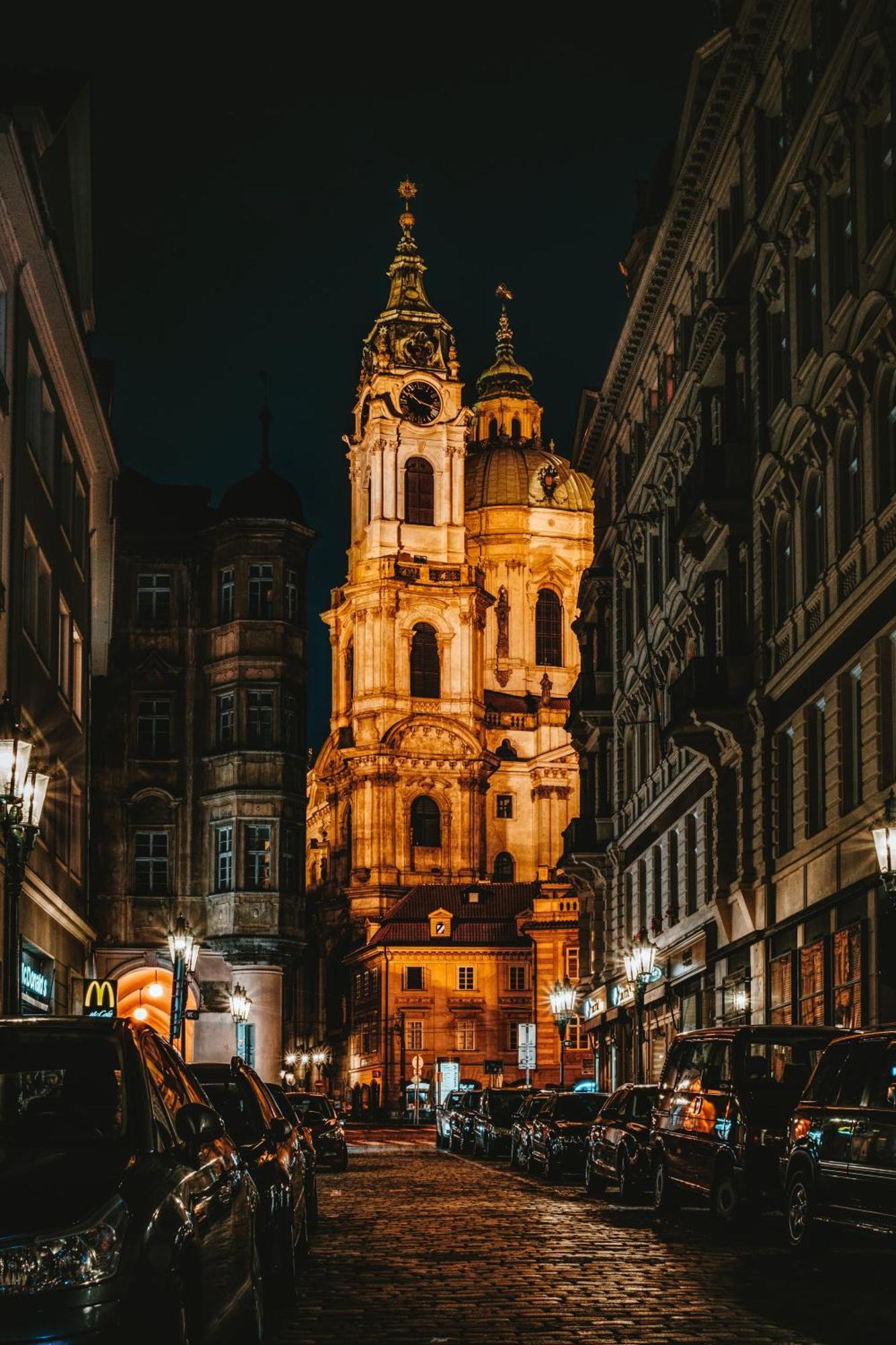 Cozy Homestay At Prague Main Station Exterior photo