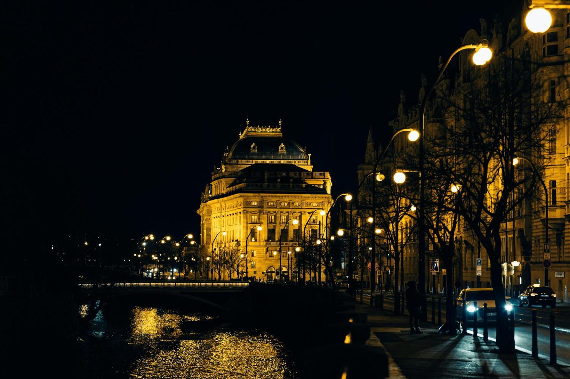 Cozy Homestay At Prague Main Station Exterior photo