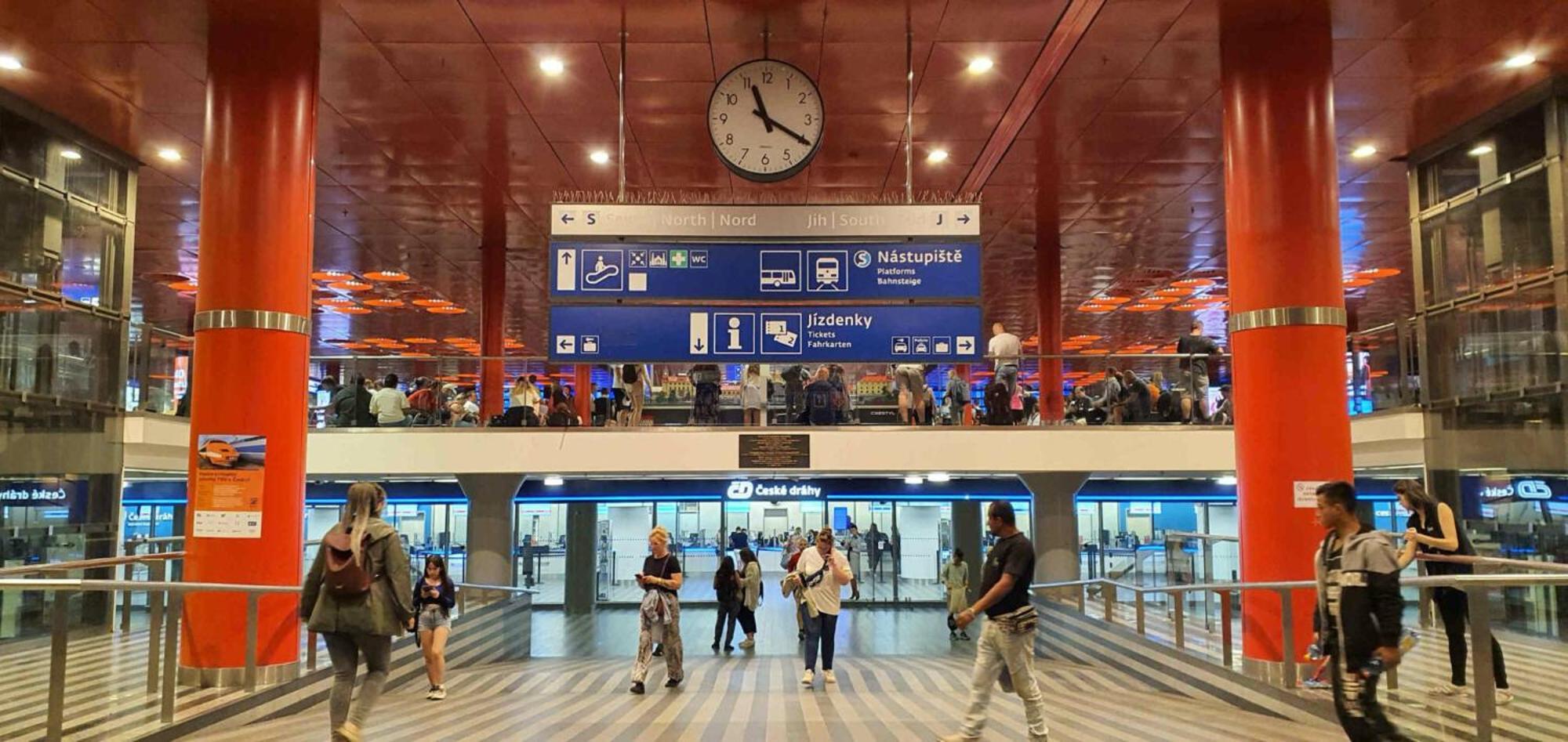 Cozy Homestay At Prague Main Station Exterior photo